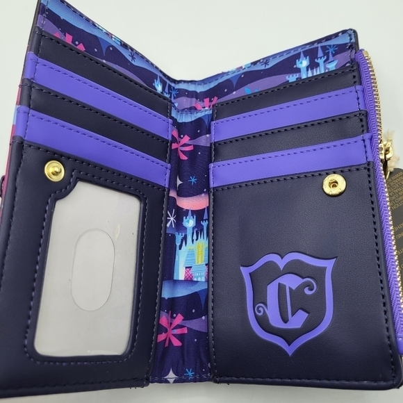 New Loungefly Disney Cinderella Castle Backpack & wallet Bundle - Picture 12 of 13